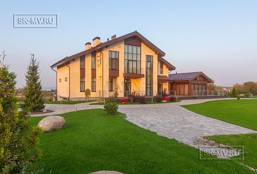 Фото репортаж с места строительства кирпичного дома ок 800 кв м с цоколем и СПА в д Пеники Лен области - 58