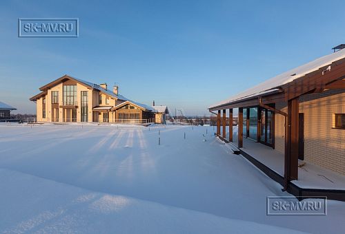 Фото репортаж с места строительства кирпичного дома ок 800 кв м с цоколем и СПА в д Пеники Лен области - 31