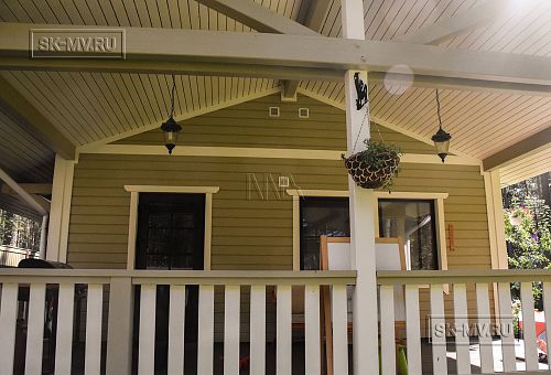 Построенный двухэтажный каркасный коттедж в комаровском стиле в п Комарово - 30