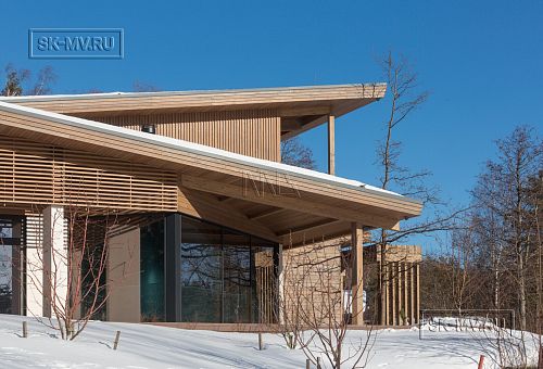 Построенный современный энергоэффективный загородный дом класса премиум с отделкой планкеном в Выборгском районе - 64