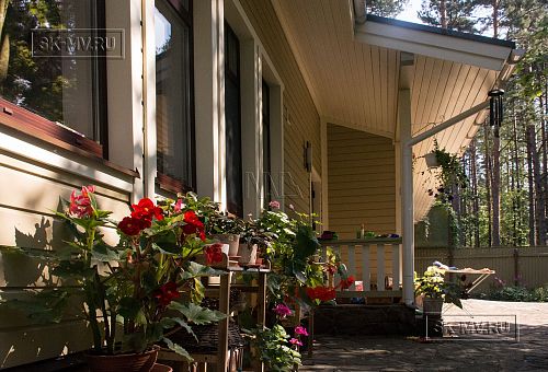 Построенный двухэтажный каркасный коттедж в комаровском стиле в п Комарово - 23