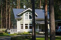 Построенный каркасный дом с комбинированной фасадной отделкой кирпичом и вагонкой в п Комарово - мини - 8