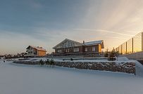 Фото репортаж с места строительства комбинированного дома площадью 1400 кв м с цоколем и СПА в д Пеники Ленобласти - мини - 15