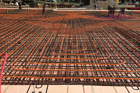 Построенный современный энергоэффективный загородный дом класса премиум с отделкой планкеном в Выборгском районе - 2