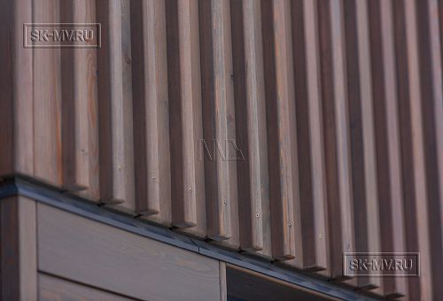 Построенный современный энергоэффективный загородный дом класса премиум с отделкой планкеном в Выборгском районе - 11