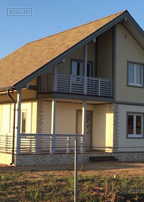 Проект маленького комбинированного коттеджа с террасой Можайские Сады