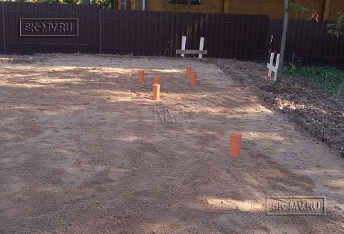 9. Укладка в песчаное основание труб коммуникаций