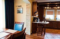 Дизайн интерьера двухэтажного загородного коттеджа с эркером в кп Зеркальный - мини - 1