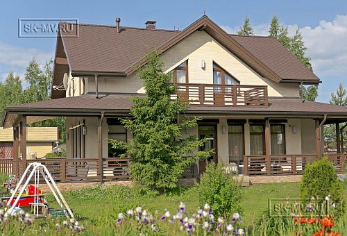 Строительство каркасного теплого дома с большой террасой под кровлей в Низино - 1