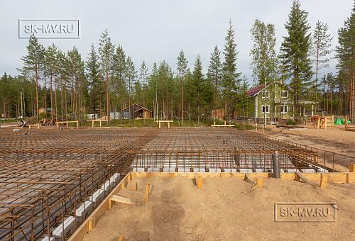 Монтаж индивидуального расчётного фундамента УШП PRO для строительства одноэтажного кирпичного дома в п. Рощино, Ленинградская обл. - 9