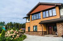 Строительство большого двухэтажного газобетонного коттеджа с комбинированной фасадной отделкой кирпичом и штукатуркой в КП Сосновое - мини - 37