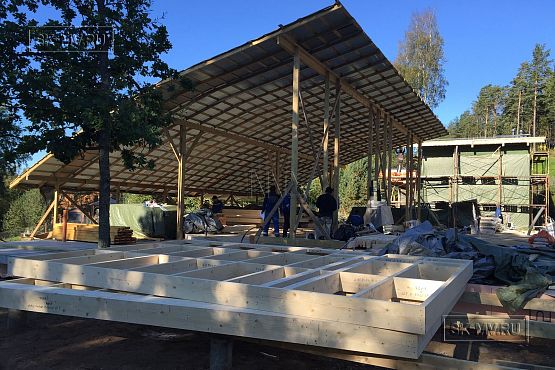 Построенный современный энергоэффективный загородный дом класса премиум с отделкой планкеном в Выборгском районе - 13