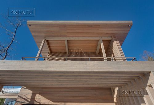 Построенный современный энергоэффективный загородный дом класса премиум с отделкой планкеном в Выборгском районе - 70