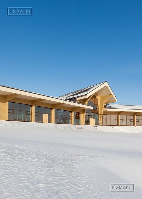 Построенный клубный дом с рестараном по технологии фахверк для гольф-клуба Земляничные поляны