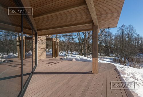 Построенный современный энергоэффективный загородный дом класса премиум с отделкой планкеном в Выборгском районе - 37