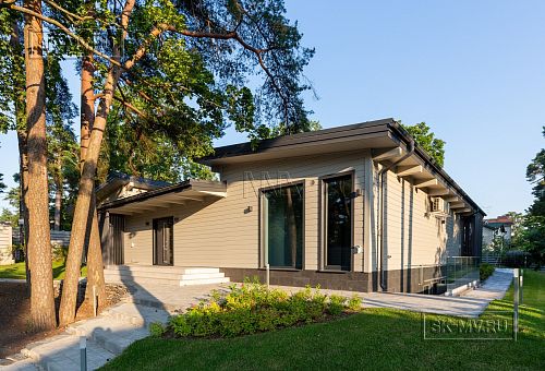 Фотографии П-образного дома в скандинавском стиле 238 кв м с панорамным остеклением, построенного в Сестрорецке - 2