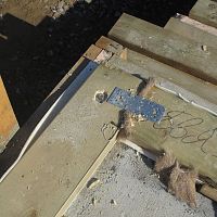 Монтаж обвязочной доски стен первого этажа