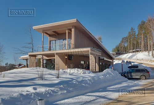 Построенный современный энергоэффективный загородный дом класса премиум с отделкой планкеном в Выборгском районе - 73