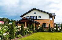 Строительство большого двухэтажного газобетонного коттеджа с комбинированной фасадной отделкой кирпичом и штукатуркой в КП Сосновое - мини - 28