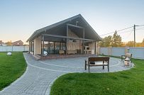 Летняя кухня с террасой барбекю и бильярдной в Оликах под ключ - мини - 16