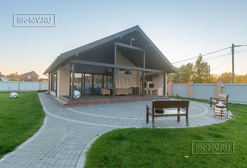 Летняя кухня с террасой барбекю и бильярдной в Оликах под ключ - 16