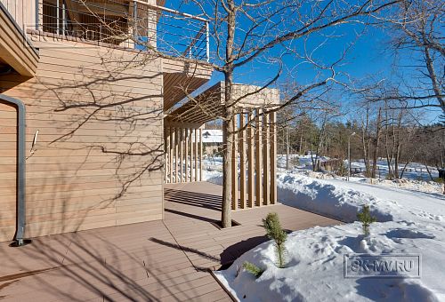 Построенный современный энергоэффективный загородный дом класса премиум с отделкой планкеном в Выборгском районе - 68