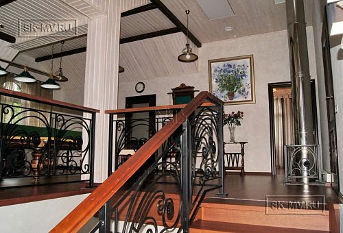 Дизайн интерьера в классическом стиле загородного дома с мансардой в кп Галактика - 24