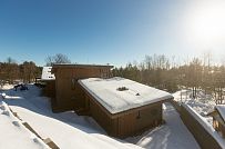 Построенный современный энергоэффективный загородный дом класса премиум с отделкой планкеном в Выборгском районе - мини - 43