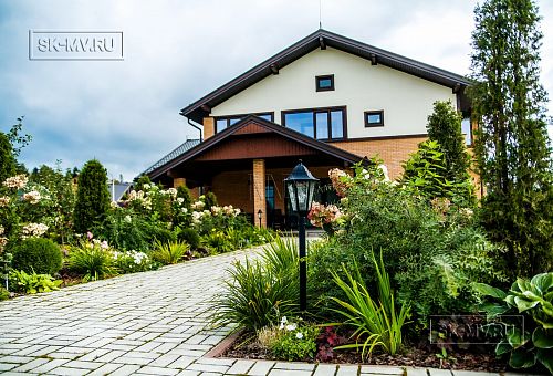 Строительство большого двухэтажного газобетонного коттеджа с комбинированной фасадной отделкой кирпичом и штукатуркой в КП Сосновое - 26