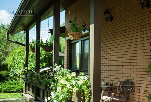 Строительство двухэтажного каркасного дома около 250 кв м с мансардными окнами и разноуровневой кровлей в п Володарский - 22