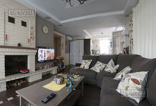 Пример внутренней отделки комбинированного загородного дома с цокольным этажом в п Ольшанки - 50