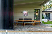 Фотографии П-образного дома в скандинавском стиле 238 кв м с панорамным остеклением, построенного в Сестрорецке - мини - 23