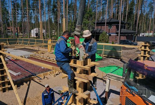 Монтаж индивидуального расчётного фундамента УШП PRO для строительства кирпичного двухэтажного дома в Рощино 2, S плиты = 340 кв.м, Лениградская обл. - 15