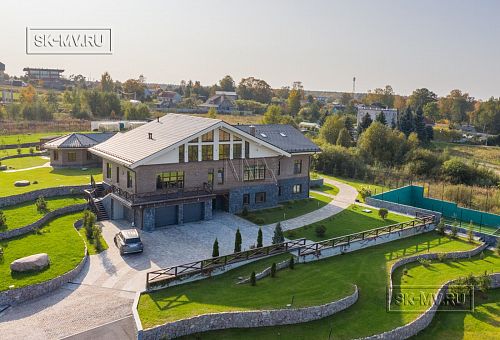 Фото репортаж с места строительства комбинированного дома площадью 1400 кв м с цоколем и СПА в д Пеники Ленобласти - 50