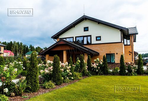 Строительство большого двухэтажного газобетонного коттеджа с комбинированной фасадной отделкой кирпичом и штукатуркой в КП Сосновое - 31