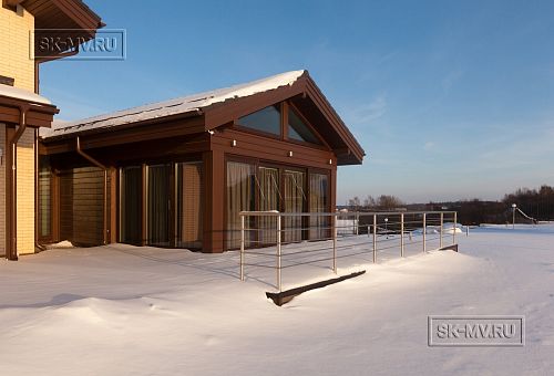 Фото репортаж с места строительства кирпичного дома ок 800 кв м с цоколем и СПА в д Пеники Лен области - 23