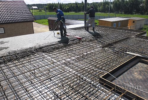 Бетонирование плиты межэтажного монолитного перекрытия