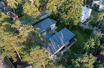 Фотографии П-образного дома в скандинавском стиле 238 кв м с панорамным остеклением, построенного в Сестрорецке - мини - 31