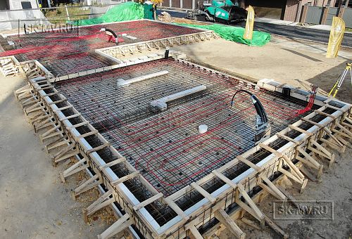 Монтаж фундамента УШП PRO для строительства кирпичного дома площадью ок. 400 кв м в стиле Hi Tech с эксплуатируемой кровлей в Московской области - 8