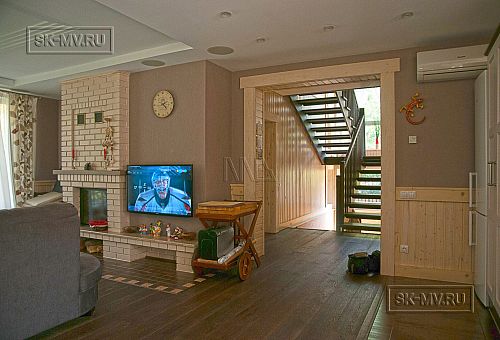 Пример внутренней отделки комбинированного загородного дома с цокольным этажом в п Ольшанки - 47