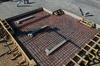 Монтаж индивидуального расчётного фундамента УШП PRO для строительства кирпичного двухэтажного дома в Рощино 2, S плиты = 340 кв.м, Лениградская обл. - мини - 6