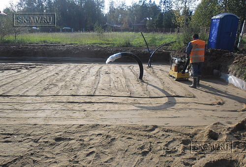 6. Подготовка песчаного основания фундамента дома