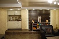 Пример внутренней отделки комбинированного загородного дома с цокольным этажом в п Ольшанки - мини - 8