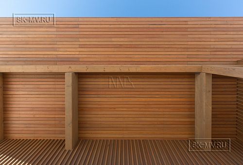 Построенный современный энергоэффективный загородный дом класса премиум с отделкой планкеном в Выборгском районе - 24