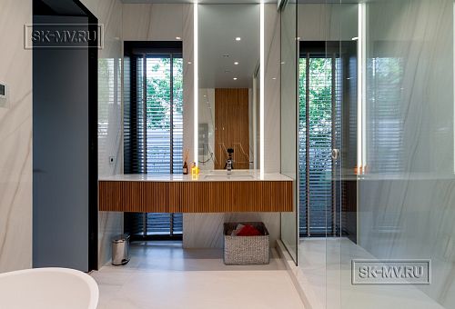 Пример внутренней отделки П-образного загородного дома в Сестрорецке - 8