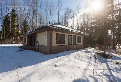 Построенный одноэтажный дом из газобетона с шатровой крышей в СНТ Фауна - 4