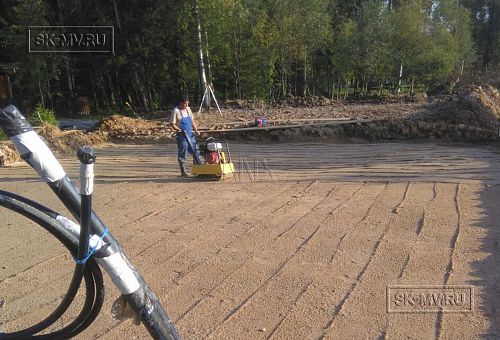 6. Подготовка песчаного основания фундамента дома