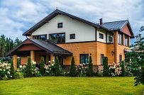 Строительство большого двухэтажного газобетонного коттеджа с комбинированной фасадной отделкой кирпичом и штукатуркой в КП Сосновое - мини - 2