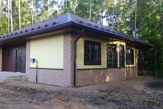 Построенный одноэтажный дом из газобетона с шатровой крышей в СНТ Фауна - 5