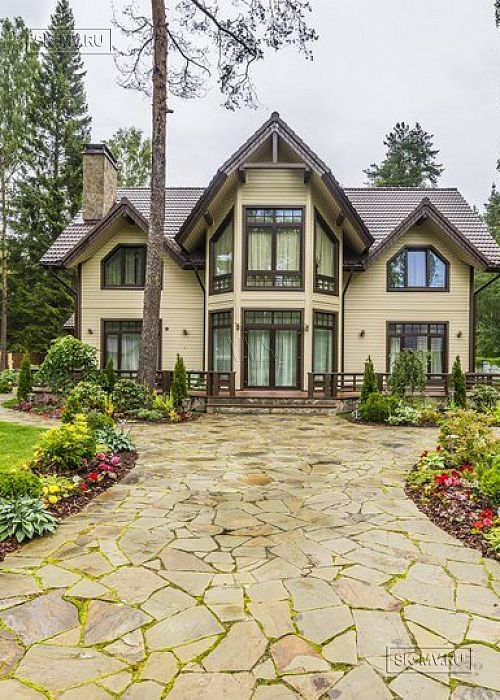 Строительство большого каркасного дома для постоянного проживания ок 300 кв м с террасой и эркером в п Комарово